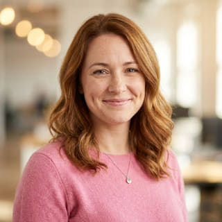 Emily Watson, Frank Reckoniment Customer Support Head